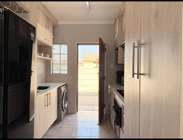 3 BEDROOM HOUSE FOR SALE IN WATERKLOOF EAST